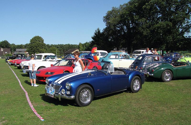 Het bestuur heeft dit uitstekend gezegd, SHOW EN SHINE, en dit alles onder een blakende zon op de locatie De Blookberg te Zutendaal (38).JPG